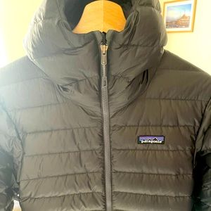 Patagonia Men’s Puffer Jacket w hood